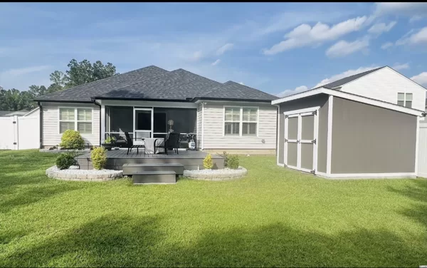Custom Sheds & Decks 