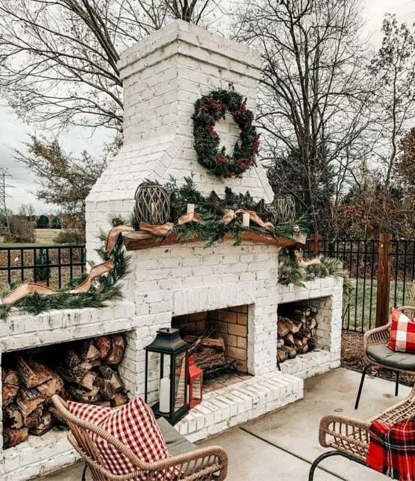 Custom Outdoor Fireplaces